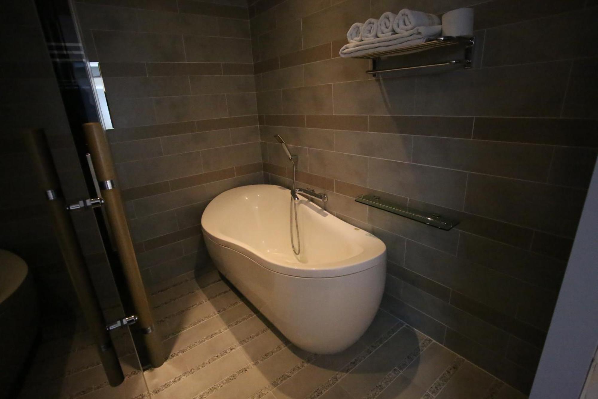 Opera 21 Hotel จอนจู ภายนอก รูปภาพ