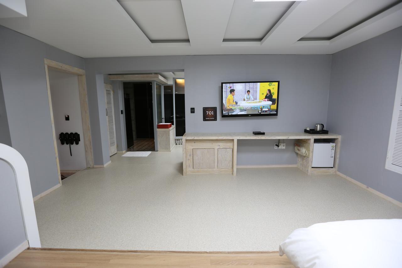 Opera 21 Hotel จอนจู ภายนอก รูปภาพ