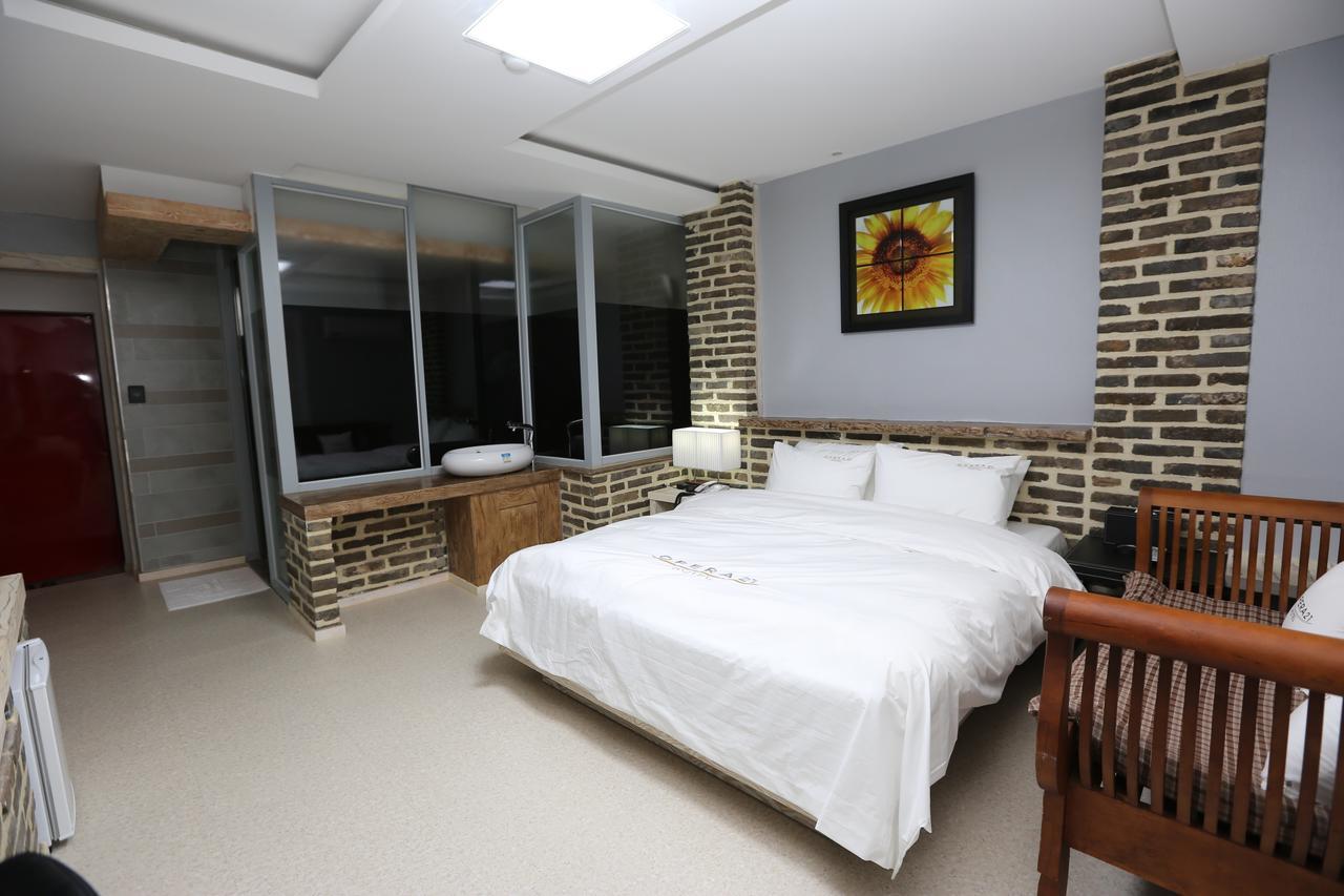 Opera 21 Hotel จอนจู ภายนอก รูปภาพ