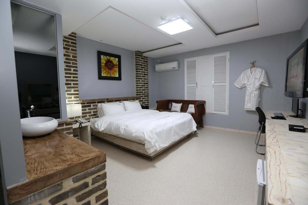 Opera 21 Hotel จอนจู ภายนอก รูปภาพ